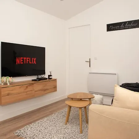 Apartment Superbe T2 Au Coeur De Lalande+parking Prive